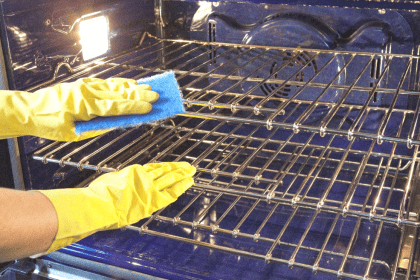 comment nettoyer son four facilement